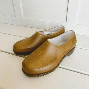 Plasticana French Garden Clogs